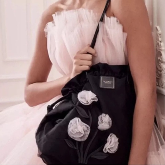 Victoria’s Secret Tease Gardenia Tote Gym Luxury Designer Bag $58 Msrp - Picture 3 of 10